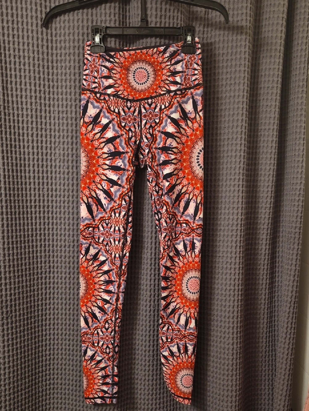 Red/Black Wolven Mandala Print Leggings